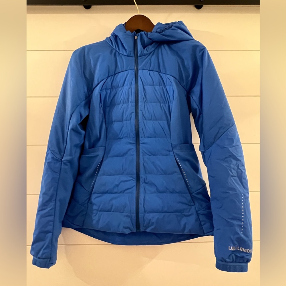 Lululemon Down For It All Jacket size 8 Pipe Dream Blue EUC